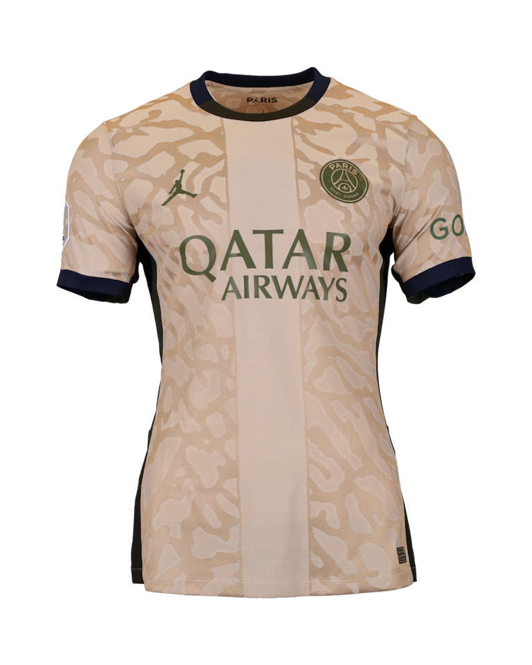 Bradley Barcola Paris Saint-Germain forması