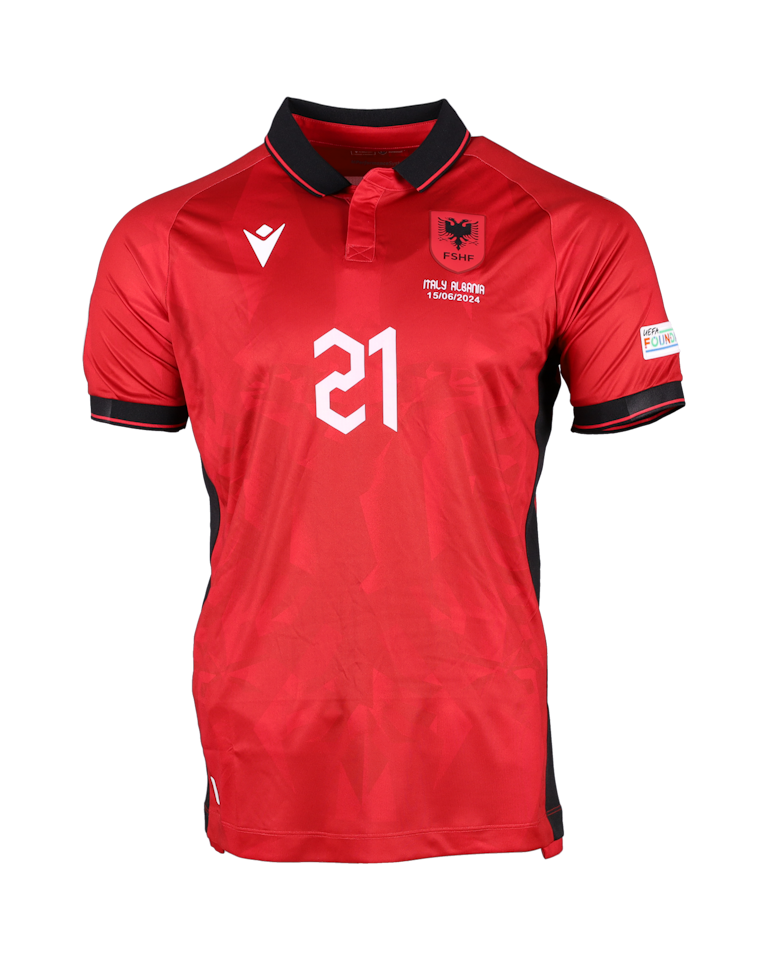 Shirt van Kristjan Asllani Albania