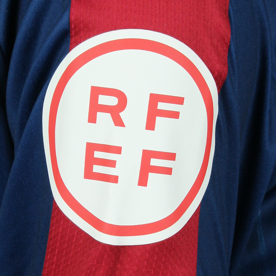Erika Gonzalez Levante Femenino shirt