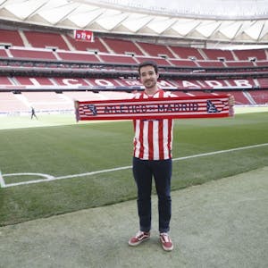 2 VIP tickets and prematch Tour/Experience For Atletico Madrid - Sevilla