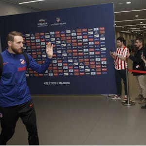 2 VIP tickets and prematch Tour/Experience For Atletico Madrid - Sevilla