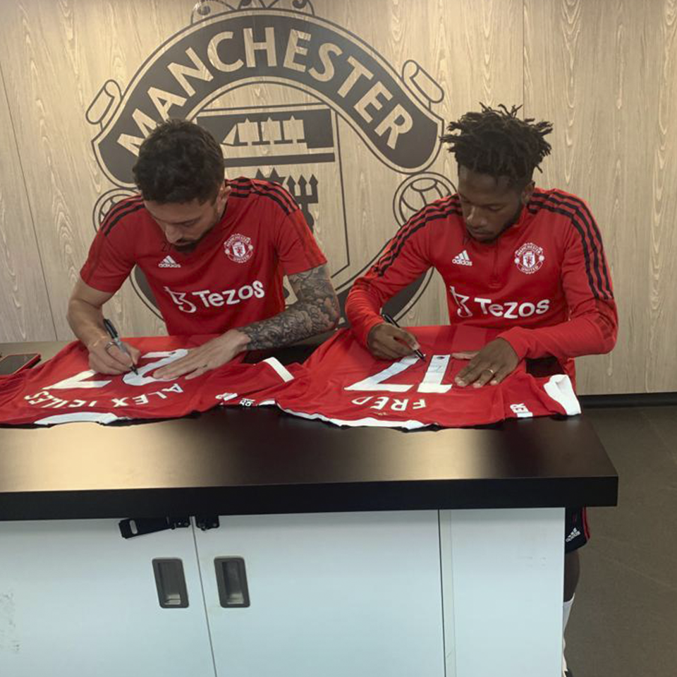 Alex Nicolao Telles Manchester United shirt