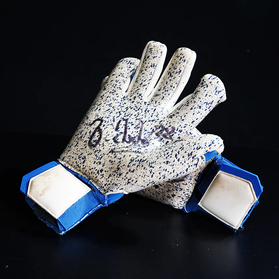 Giorgi Mamardashvili | Match-worn Gloves