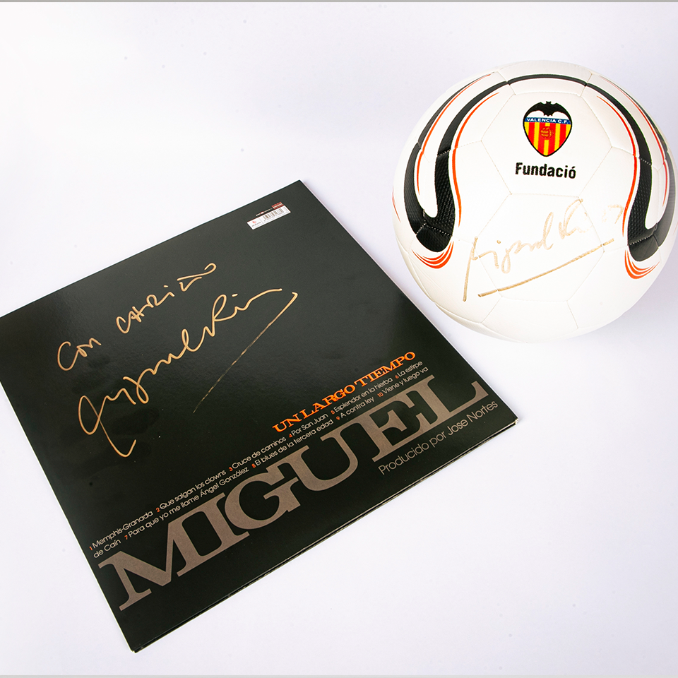 Signed Vinyl and Ball | Signed by Miguel Rios