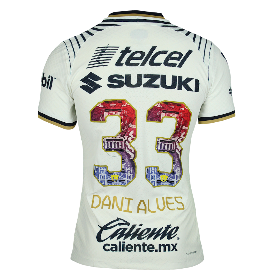 Daniel Alves da Silva Pumas shirt