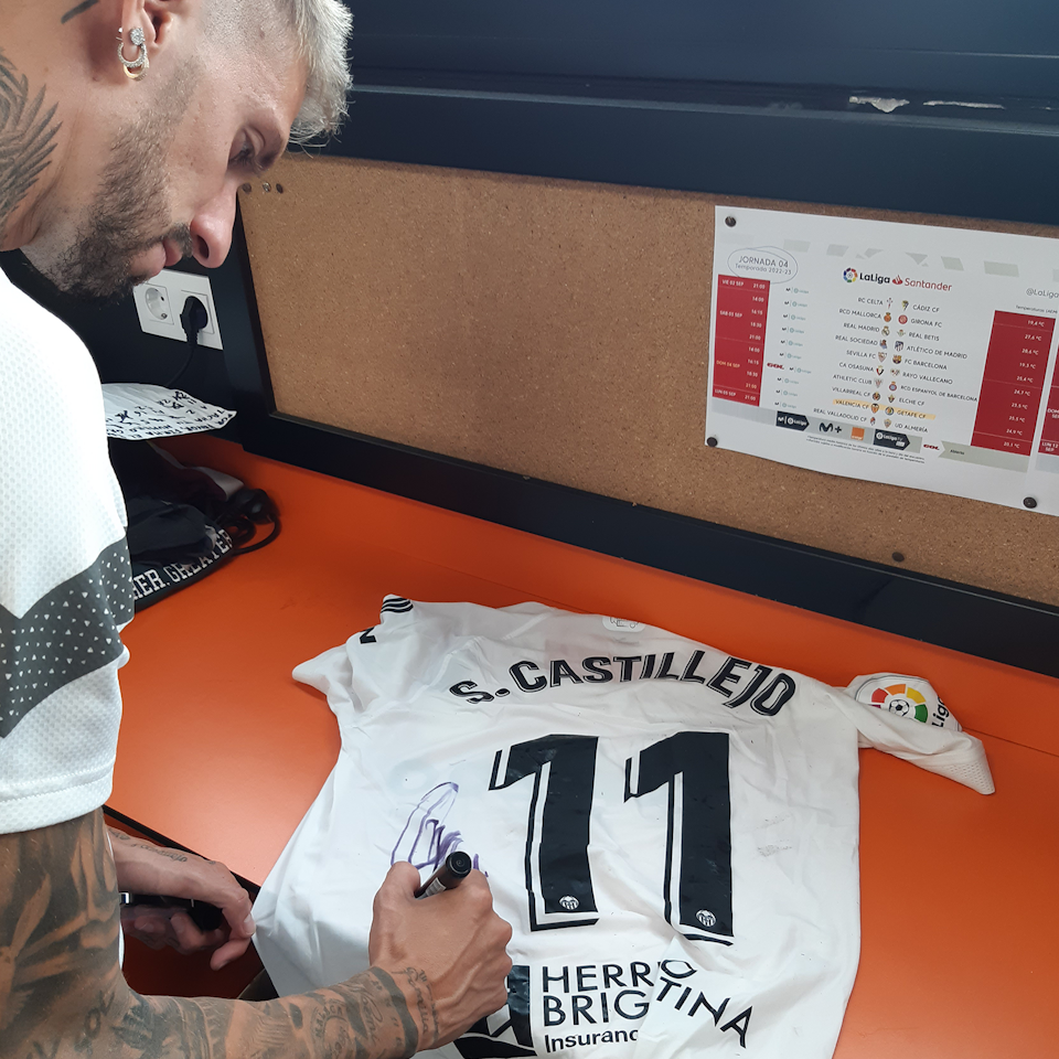 Samu Castillejo Valencia CF shirt