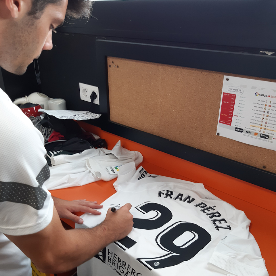 Perez Martinez Valencia CF shirt