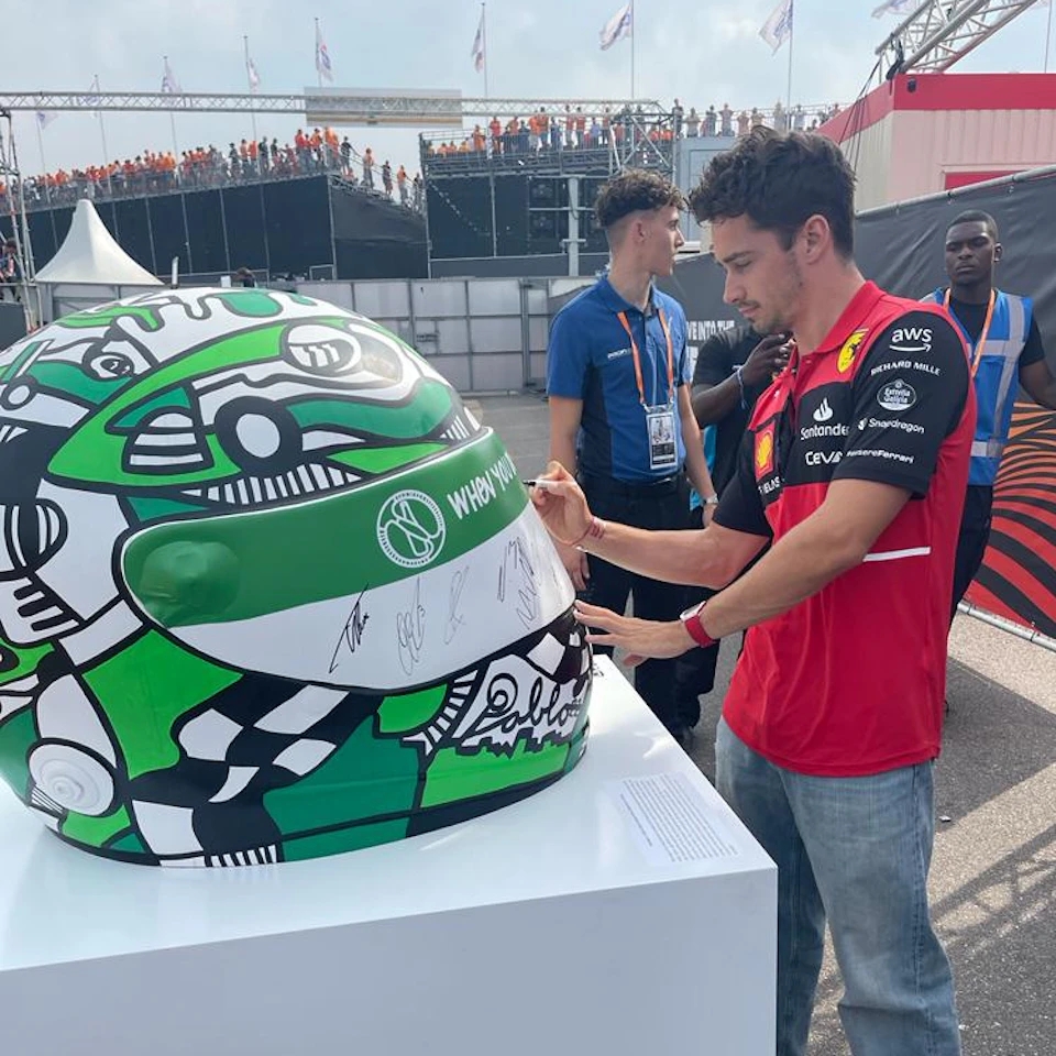 Heineken x Pablo Lücker: Unique Helmet Signed by F1 Drivers