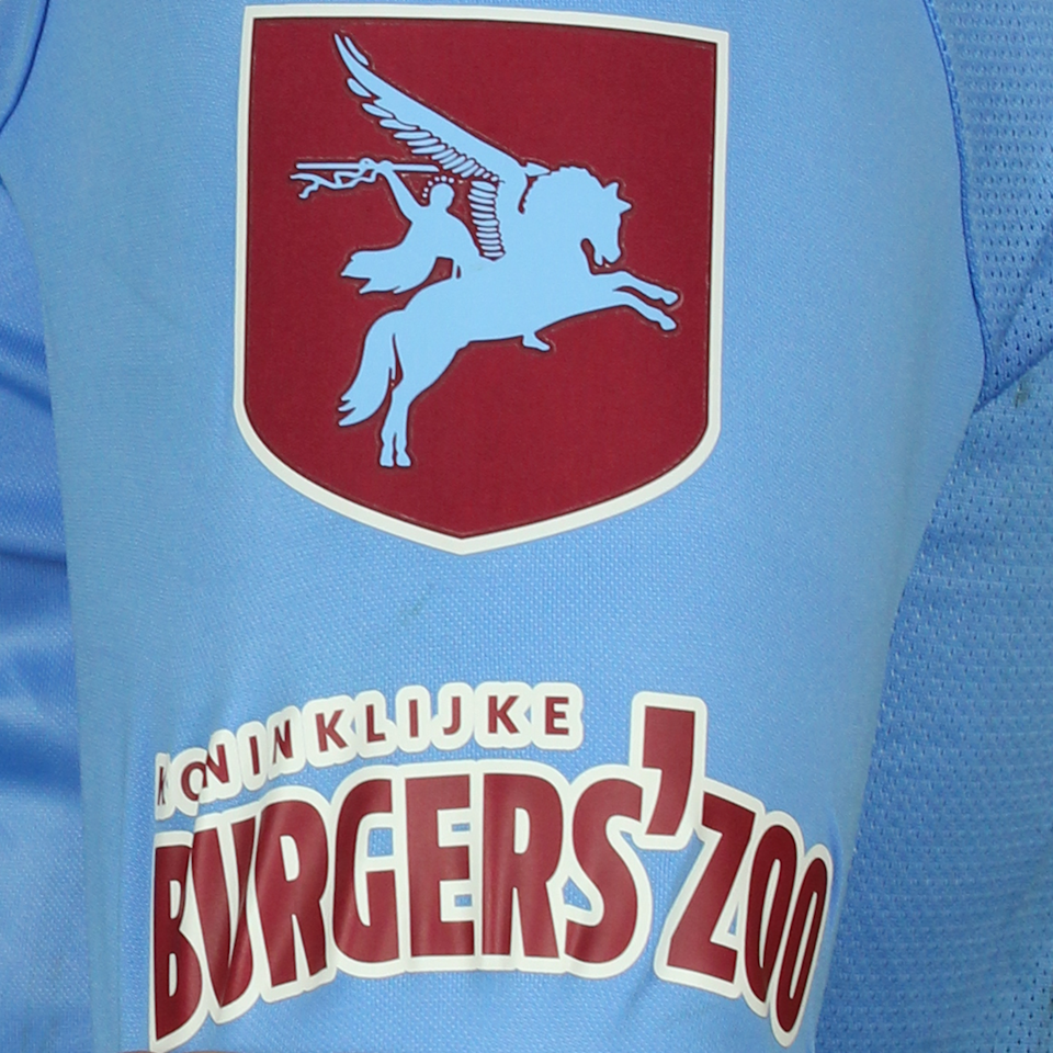 Maximilian Wittek Vitesse shirt