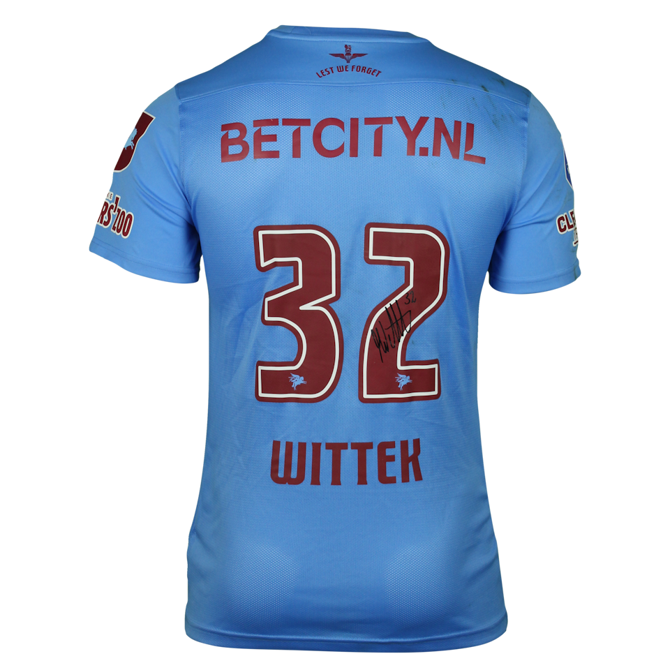 Maximilian Wittek Vitesse shirt