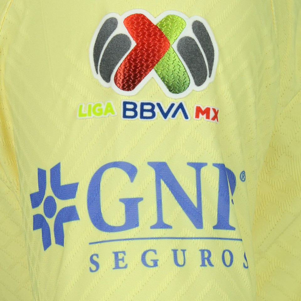 Sebastián Cáceres Club América shirt