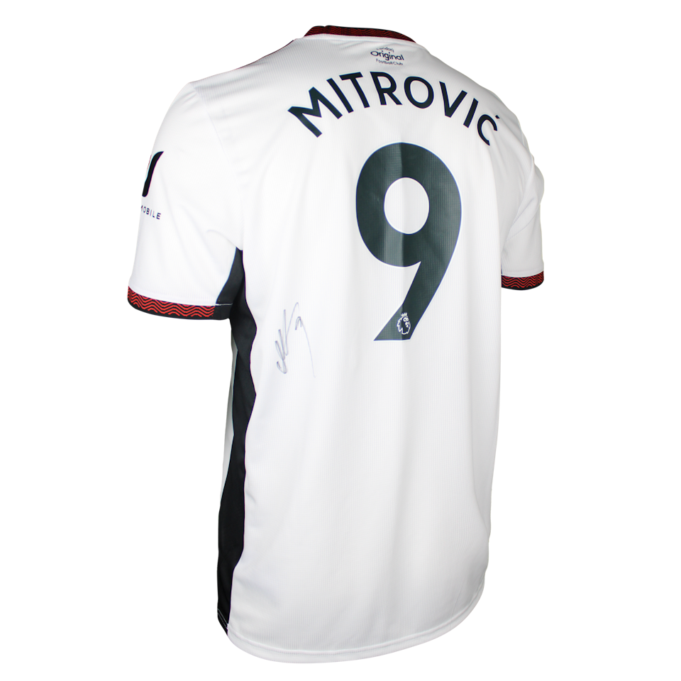 Aleksandar Mitrović Fulham shirt