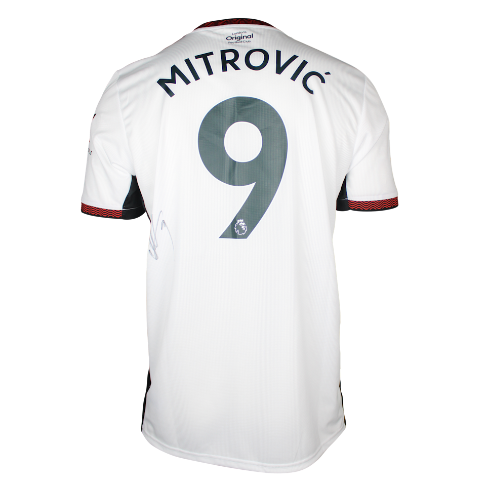 Aleksandar Mitrović Fulham shirt