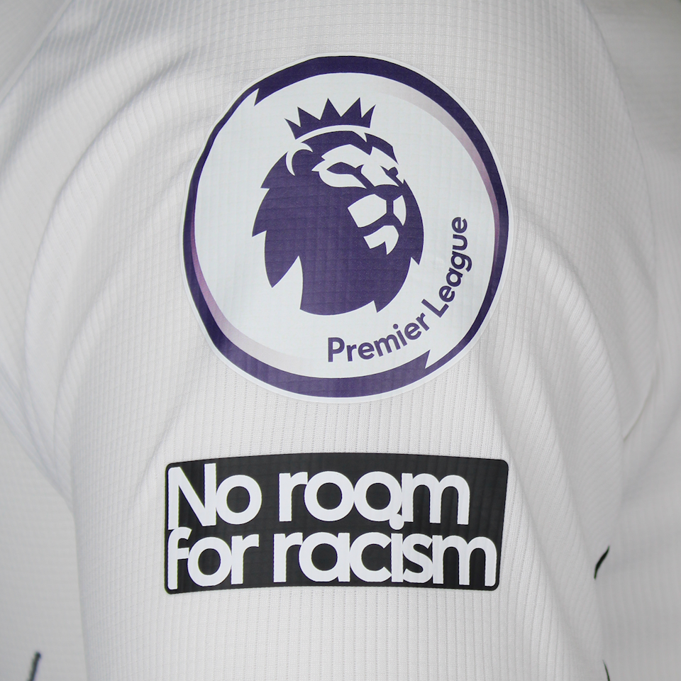 Aleksandar Mitrović Fulham shirt