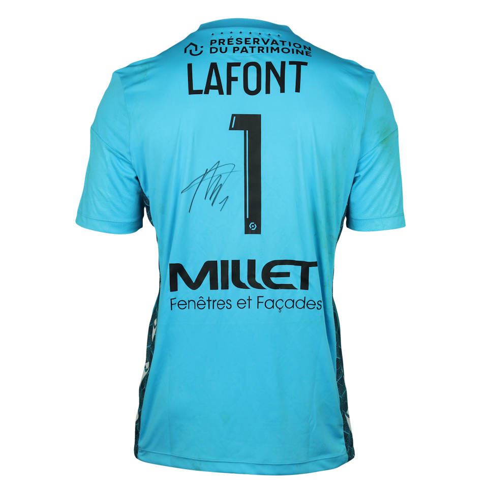 Alban Lafont FC Nantes forması
