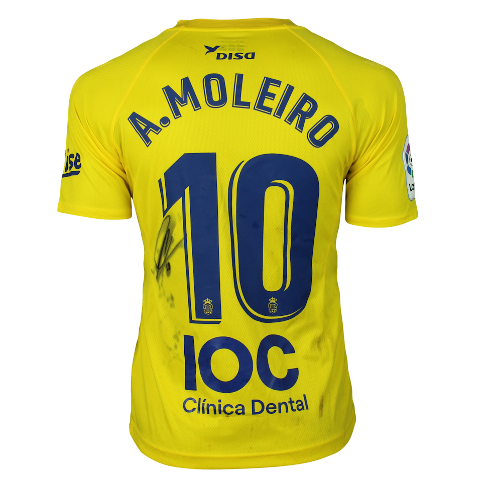Alberto Moleiro González UD Las Palmas shirt
