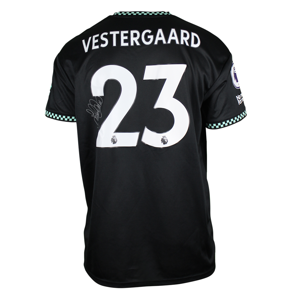Jannik Vestergaard Leicester City shirt