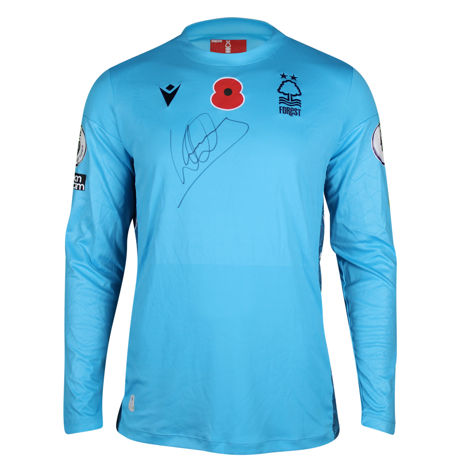 Wayne Hennessey  Nottingham Forest shirt