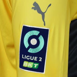 Jean Lambert Evan's Pau FC camisa.