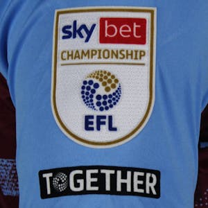 Anass Zaroury Burnley shirt