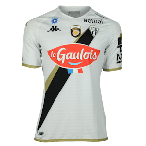 Miha Blažič Angers SCO のシャツ