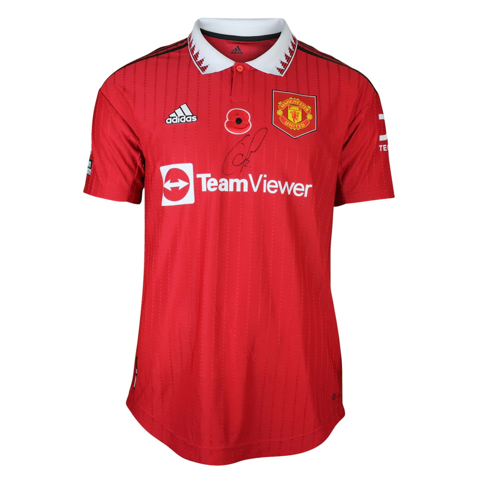 来自Manchester United的Victor Nilsson Lindelöf球衣