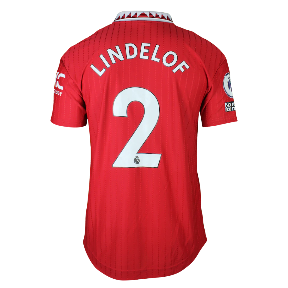 来自Manchester United的Victor Nilsson Lindelöf球衣