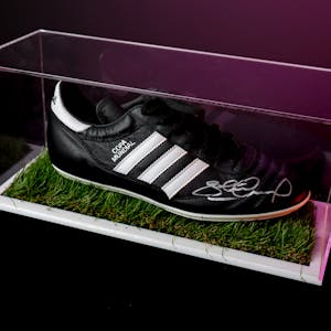 Steven Gerrard Right Boot 
