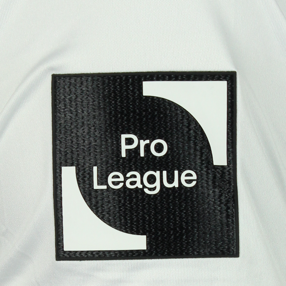 Lierse K. 팀의 Thibaut Van Acker 셔츠
