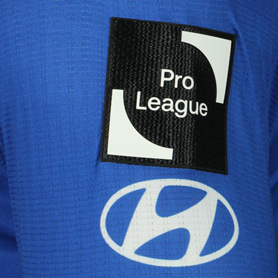 KAA Gent 팀의 Matisse Samoise 셔츠