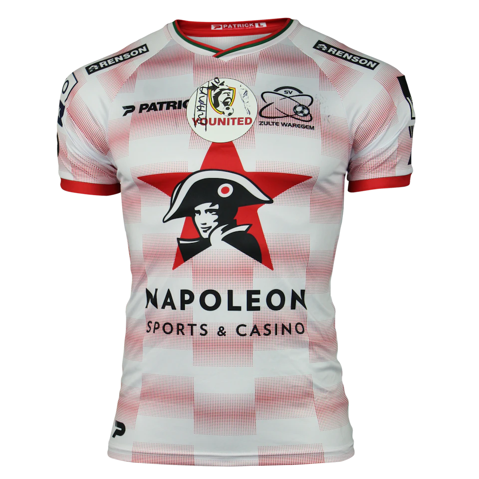 来自SV Zulte Waregem的Mamadou Sangare球衣