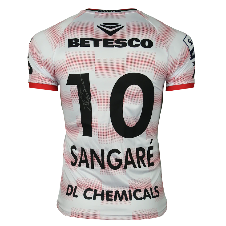 来自SV Zulte Waregem的Mamadou Sangare球衣