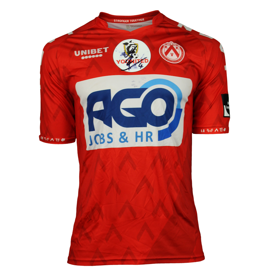 Tsuyoshi Watanabe KV Kortrijk jersey