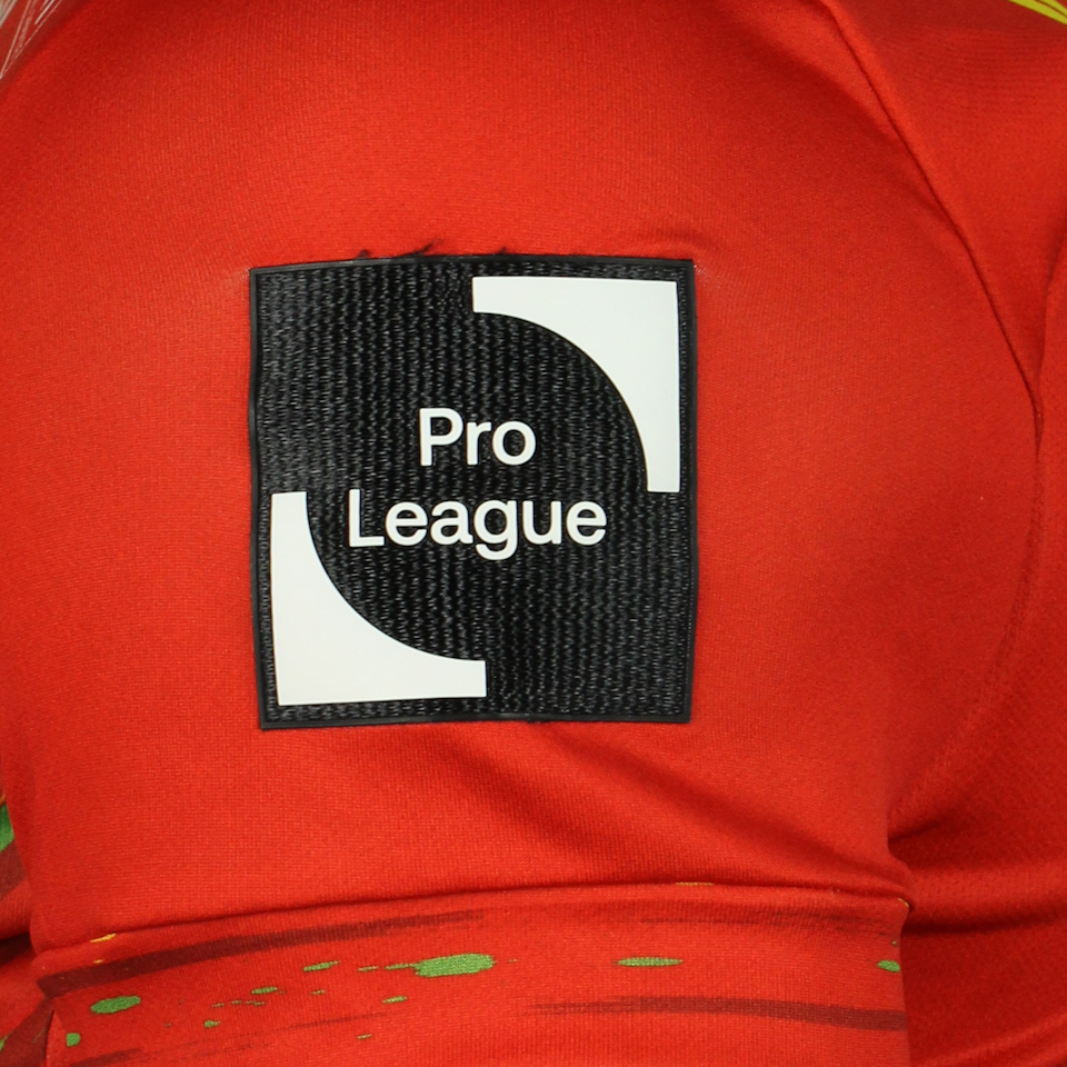 Adedapo Mebude KV Oostende shirt