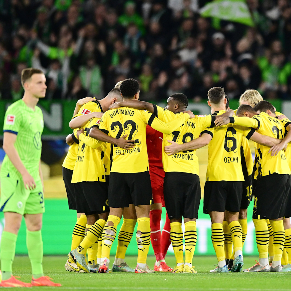 Squad Signed Shirt | Borussia Dortmund | MatchWornShirt
