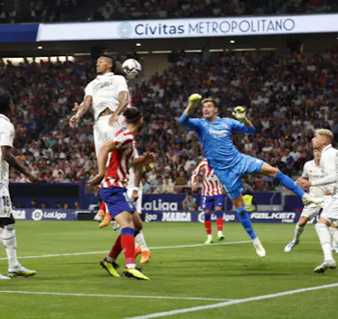 Match worn & signed shirt | Thibaut Courtois