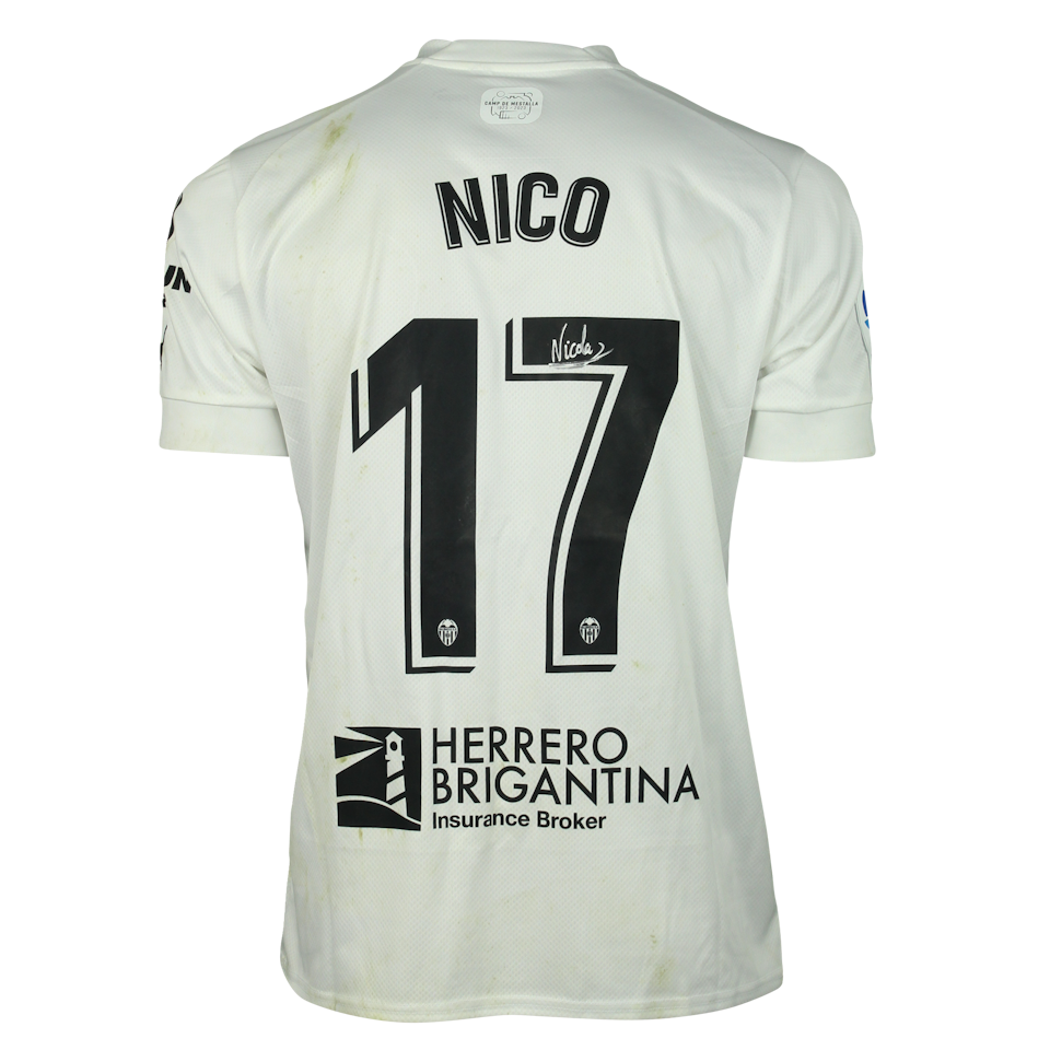 Nicolás González Iglesias Valencia CF shirt