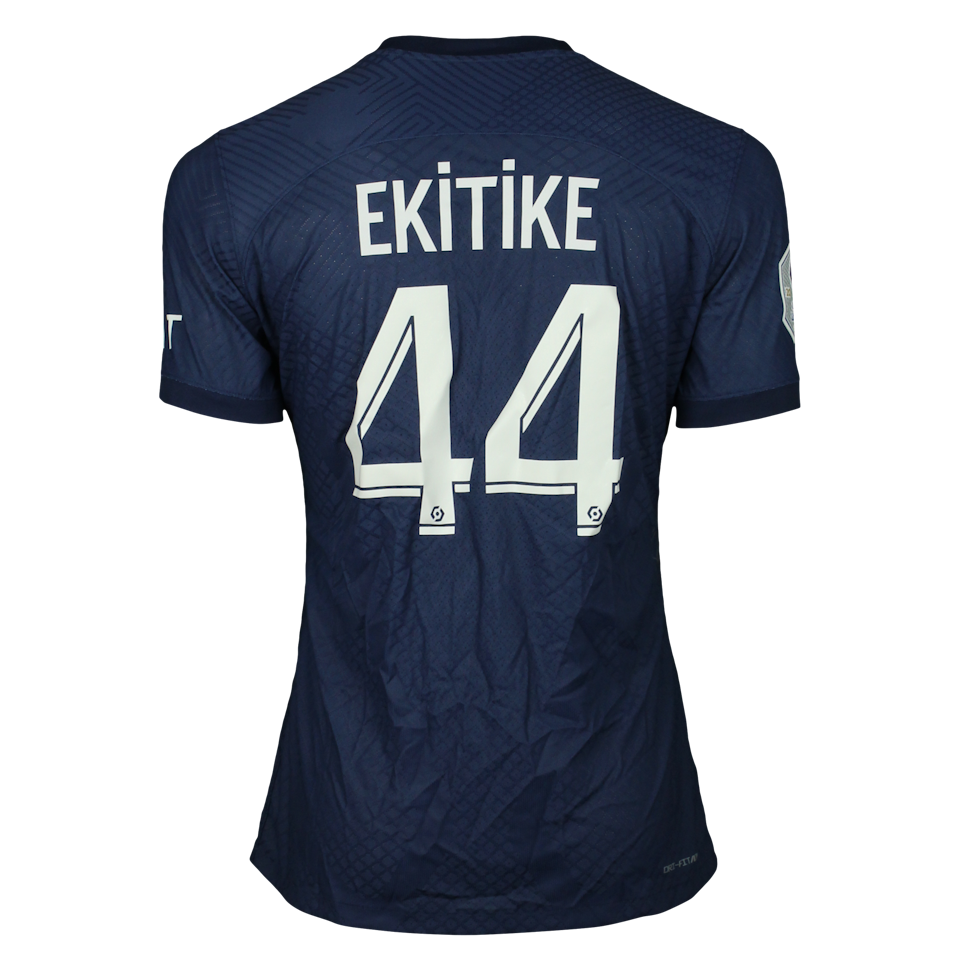 Paris Saint-Germain 팀의 Hugo Ekitike 셔츠