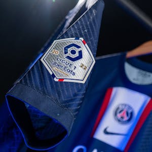 El Chadaille Bitshiabu Paris Saint-Germain jersey