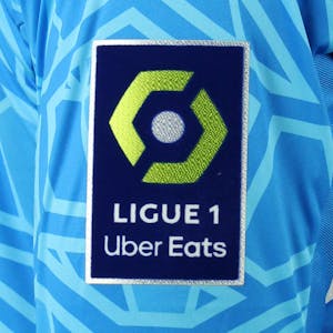Rémy Riou Olympique Lyonnais のシャツ