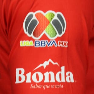 Hugo González Necaxa shirt
