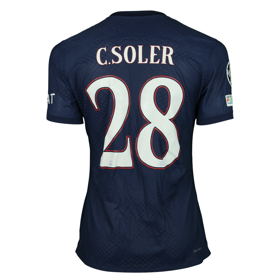 Paris Saint-Germain 팀의 Carlos Soler 셔츠