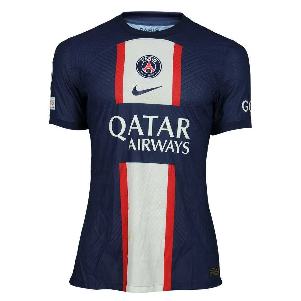 Paris Saint-Germain 팀의 Carlos Soler 셔츠