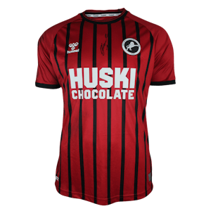 Millwall 팀의 Oliver Burke 셔츠