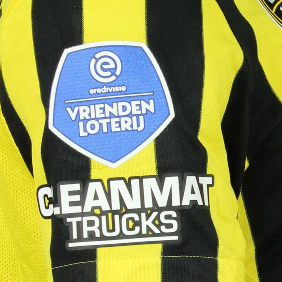 Maximilian Wittek Vitesse shirt