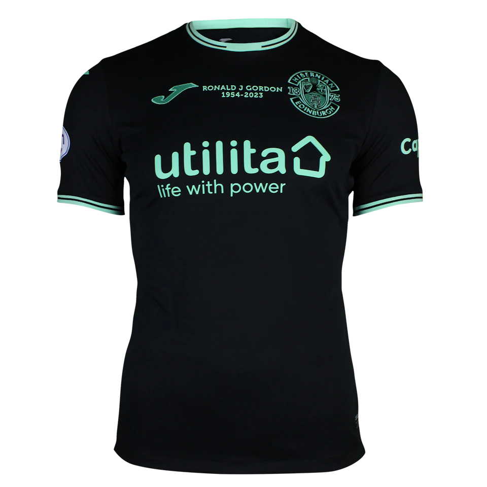 Oscar MacIntyre Hibernian jersey