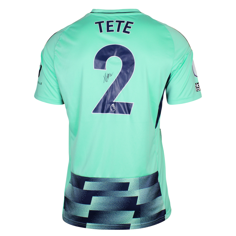 Kenny Tete Fulham forması