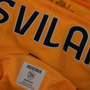 Mile Svilar AS Roma shirt