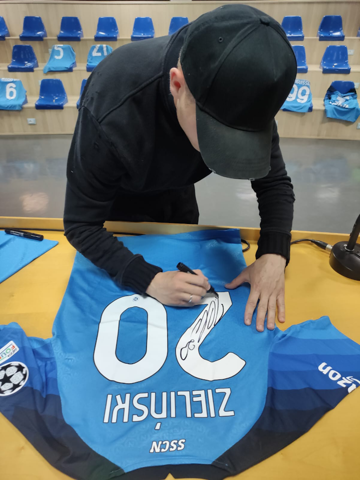 Piotr Zieliński Napoli shirt