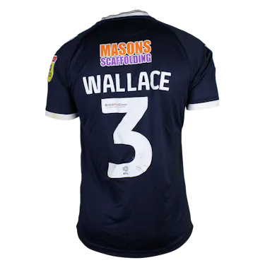 来自Millwall的Murray Wallace球衣